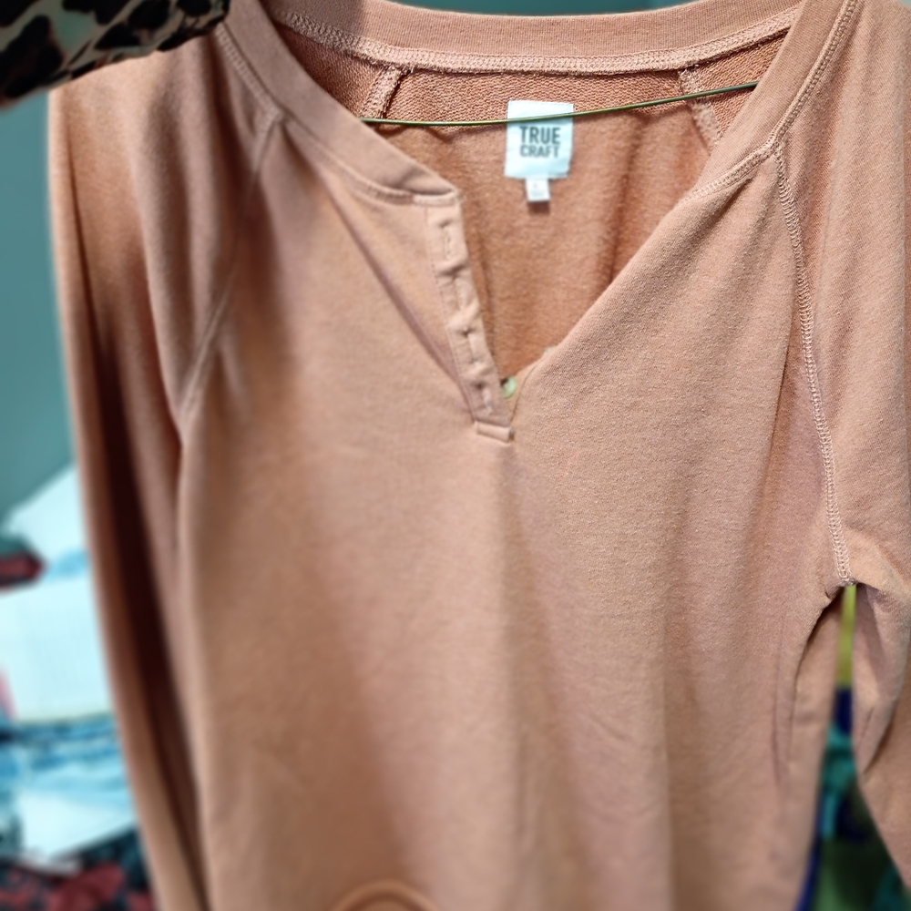 True Craft Women's Peach Sweatshirt